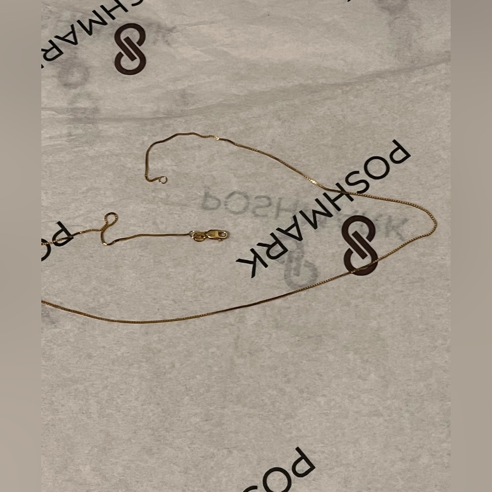 PRE-LOVED AUTHENTIC 14K YELLOW GOLD PETITE BOX CHAIN NECKLACE. - Picture 8 of 13